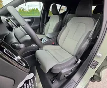 Notranja slika - Volvo XC40 - PLUS DARK AT |VIRTUAL|HARMAN|MEMORY|KAMERA|KLJUKA - 8 - Predogledna slika