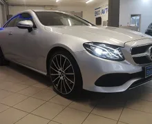Zunanja slika - Mercedes-Benz E-Razred - E 220 d 4MATIC VELIKA NAVI-USNJE-KAMERA-ALU20-PD.. - 2 - Predogledna slika