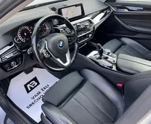 Notranja slika - BMW serija 5: - 520d xDrive+F1+SPORT+LED+VIRTUAL+NAVI+ALU... - 10 - Predogledna slika