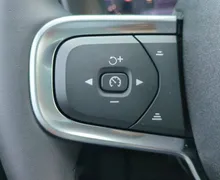 Notranja slika - Volvo XC40 - B3 P Core AT DCT 3 leta garancije + 3 servisi... - 18 - Predogledna slika