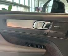 Notranja slika - Volvo XC40 - B4 P Ultra Black Edition 3 leta garancije + 3 se.. - 14 - Predogledna slika