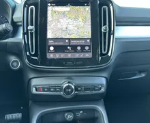 Notranja slika - Volvo XC40 - B3 P Plus Dark AT DCT - 17 - Predogledna slika