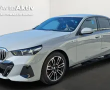 Zunanja slika - BMW Serija 5 - : 520i  AT  M-Sport. iconic glow. HUD. adaptive LED - 1 - Predogledna slika