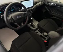 Notranja slika - Ford Focus - 1.0•ST-Line•LED•PDC•KAMERA•F1•NAVI• - 10 - Predogledna slika
