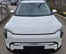Zunanja slika - KIA EV3 - 58.3 kWh baterija. 150 kW  204 KM  Star + TČ - 2 - Predogledna slika