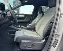 Notranja slika - Volvo XC40 - B3 P Plus Dark Avt. - 10 - Predogledna slika