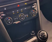 Zunanja slika - Volkswagen T-Roc - 1.0 TSI Style•PARK.SENZORJI•ACC•MRTVI KOTI•SLO•... - 17 - Predogledna slika
