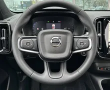Notranja slika - Volvo XC40 - B3 P Plus Dark AT DCT ... - 35 - Predogledna slika