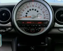 Notranja slika - MINI Clubman - ONE  72 kW  LED ALU ATRAKTIVEN-1.LASTNIK-TOP  ... - 7 - Predogledna slika