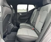 Notranja slika - Volvo XC40 - B3 P Core AT DCT 3 leta garancije + 3 servisi - 11 - Predogledna slika