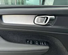 Notranja slika - Volvo XC40 - B3 P Core AT DCT 3 leta garancije + 3 servisi... - 13 - Predogledna slika