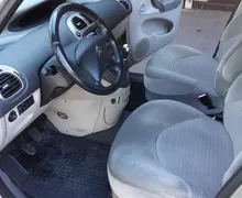 Notranja slika - Citroën Xsara - Picasso 1,6i 16V SX - 10 - Predogledna slika