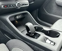 Notranja slika - Volvo XC40 - B3 P Core AT DCT 3 leta garancije + 3 servisi... - 19 - Predogledna slika