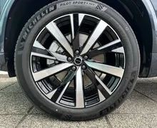 Notranja slika - Volvo XC90 - B5 P Core Bright 7s AT AWD 3 leta gar. + 3 serv - 9 - Predogledna slika
