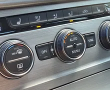 Zunanja slika - Volkswagen Golf - 4MOTION 1.6 TDI XENON-GRETJE SEDEŽEV-KAMERA-SLO - 17 - Predogledna slika