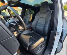 Notranja slika - Porsche Cayenne Coupe - E-Hybrid |MAXTON|SCREEN|PANO|ZRAK|ALU22|VRHUNSKI| - 8 - Predogledna slika