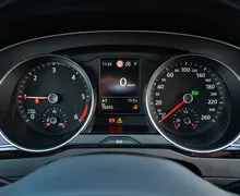 Notranja slika - Volkswagen Passat - Variant 2,0 TDI BMT SCR Business DSG - 11 - Predogledna slika
