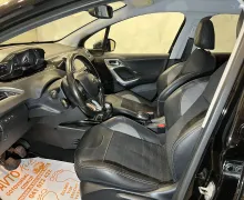 Notranja slika - Peugeot 2008 - 1.2 -LED-NAVI-TEMPOMAT-CROME-ALU-PDC-ODLIČEN... - 9 - Predogledna slika