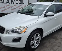 Zunanja slika - Volvo XC60 - FWD D4 MOMENTUM AVTOMATIK-ALU PLATIŠČA-KLIMA-NAVI - 8 - Predogledna slika