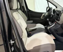 Notranja slika - Citroën Berlingo - 1.6 HDI-2X-DRSNA VRATA-TEMPOMAT-L9D-PDC-SERVISNA - 12 - Predogledna slika