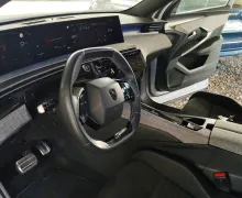 Notranja slika - Peugeot 3008 - 1.2 / Hybrid 136 e-DSC6 - 7 - Predogledna slika