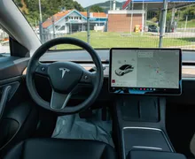 Notranja slika - Tesla Model 3 - Standard Range Plus - 9 - Predogledna slika