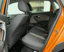 Notranja slika - Volkswagen CrossPolo - 1.4 TDI•PDC SENZORJI•TEMPOMAT•138.000KM•ODLIČEN• - 10 - Predogledna slika