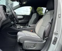 Notranja slika - Volvo XC40 - B3P Plus Dark Avt - 10 - Predogledna slika