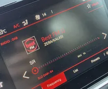 Zunanja slika - Citroën C4 Cactus - 1.2 PURETECH 110 S S SHINE LED-SLOVENSKI-1.LASTNIK - 14 - Predogledna slika