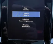 Zunanja slika - Volvo V60 - D4 PANO-FullLED-Usnje-KAM-Mkot-PDC-Gretje-KljukaDE - 14 - Predogledna slika