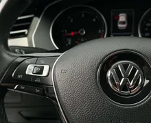 Notranja slika - Volkswagen Passat - 2.0 TDI-R LINE-1 LASTNIK-FUL LED-LIZING ZA TUJCE- - 12 - Predogledna slika