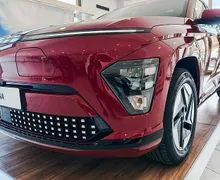 Zunanja slika - Hyundai Kona - EV 48.4kWh PREMIUM-AKT.T-TOPL.ČR-AMBIENT-LED-VIDEO - 1 - Predogledna slika