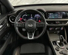 Notranja slika - Alfa Romeo Stelvio - Q4 2.0 Turbo 280 Competizione |Pano|Harman|ACC|S.. - 9 - Predogledna slika