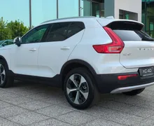 Notranja slika - Volvo XC40 - B3 P Core AT DCT 3 leta garancije + 3 servisi... - 7 - Predogledna slika