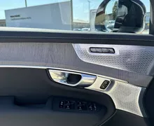 Notranja slika - Volvo XC90 - T8 AWD PLUG-IN HYBRID ULTRA DARK – 7 SEDEŽEV - 13 - Predogledna slika