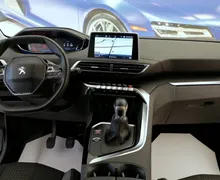 Notranja slika - Peugeot 3008 - 1.2 PureTech 130 Allure LED ALU NAVI PDC KOT-NOV - 7 - Predogledna slika