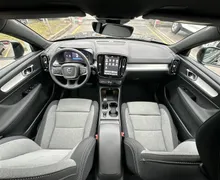 Notranja slika - Volvo XC40 - B3 P Core AT DCT 3 leta garancije + 3 servisi... - 19 - Predogledna slika