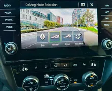 Zunanja slika - Škoda Octavia - 2.0 TDI RS DSG+ALU18+LED+PANO+NAVI+ACC+VEL.SERVIS - 11 - Predogledna slika