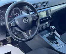 Notranja slika - Škoda Superb - 2.0 TDI+ALU+TEMP+USB... - 11 - Predogledna slika