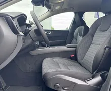 Zunanja slika - Volvo XC60 - B5P  Core AT AWD 3 leta garancije + 3 servisi - 7 - Predogledna slika