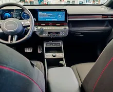 Zunanja slika - Hyundai Kona - 65kWh PREMIUM NLINE-AKT.T-TOP.ČR-AMBIENT-LED-VIDEO - 7 - Predogledna slika