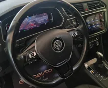 Notranja slika - Volkswagen Tiguan - 2.0 TDI SCR BMT R-Line Panoramska streha - 11 - Predogledna slika