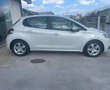 Zunanja slika - Peugeot 208 - 1.2 PureTech 82 ALLURE biserno bele barve - 8 - Predogledna slika