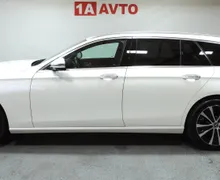 Zunanja slika - Mercedes-Benz E-Razred - E 300 de 4MATIC T  Avt. ACC-360-MRTVI KO - 8 - Predogledna slika