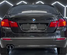 Notranja slika - BMW serija 5: - 525d VIRTUAL+HUD+V.NAVI+MEMORY+MRTVI KOT+ACC+L.AS. - 7 - Predogledna slika