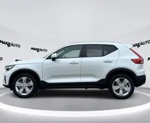 Notranja slika - Volvo XC40 - B3 P Core AT DCT 3 leta garancije + 3 servisi... - 7 - Predogledna slika