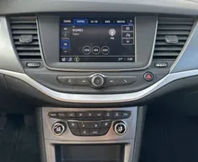 Notranja slika - Opel Astra - 1.2 Turbo Enjoy GRETJE SEDEŽEV IN VOLANA - 17 - Predogledna slika