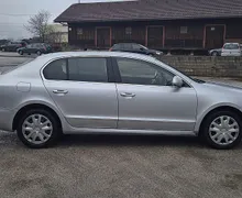 Zunanja slika - Škoda Superb - 1.9 TDI + XENON + NAVI + BREZ POLOGA - 4 - Predogledna slika