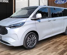 Zunanja slika - Ford Tourneo - Custom TITANIUM X 2.5 232PS PHEV CVT L2 FWD - 1 - Predogledna slika