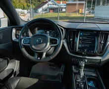 Notranja slika - Volvo XC60 - D4 R-Design AWD Avt. - 8 - Predogledna slika